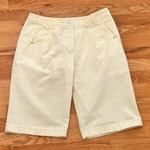 Lily’s of Beverly Hills, size 6, light yellow Bermuda shorts